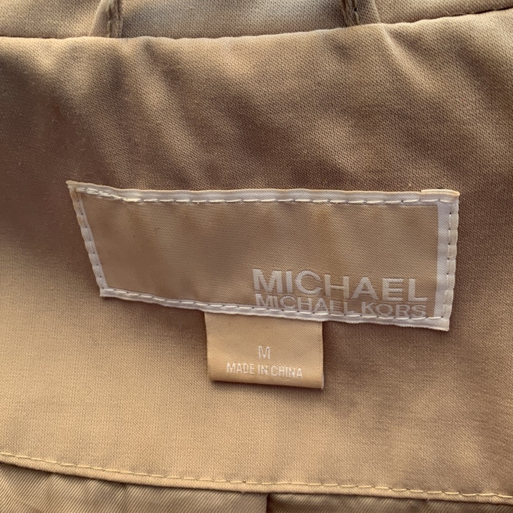 MICHAEL KORS Tan Trench Coat, Medium, pop-collar knee-length w/long buckle belt - Picture 3 of 9